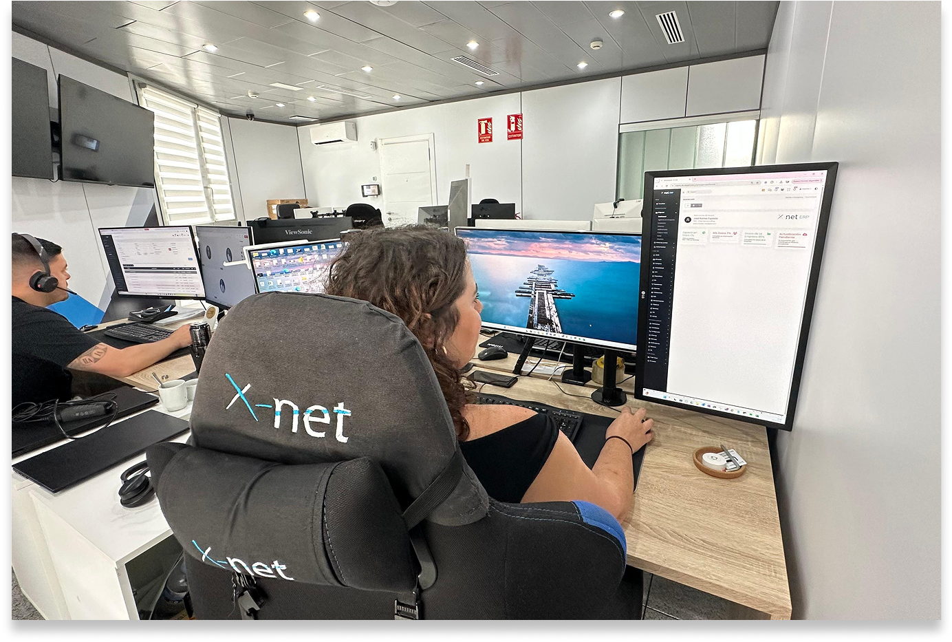 Nómadas digitales trabajando en Tenerife Coworking