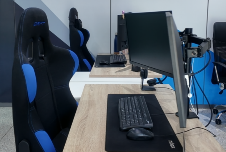 Espacio de trabajo en Coworking Tenerife en Santa Cruz de Tenerife, moderno y colaborativo