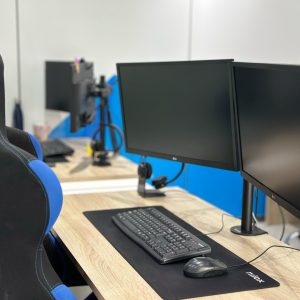 Espacio de trabajo en Coworking Tenerife en Santa Cruz de Tenerife, moderno y colaborativo